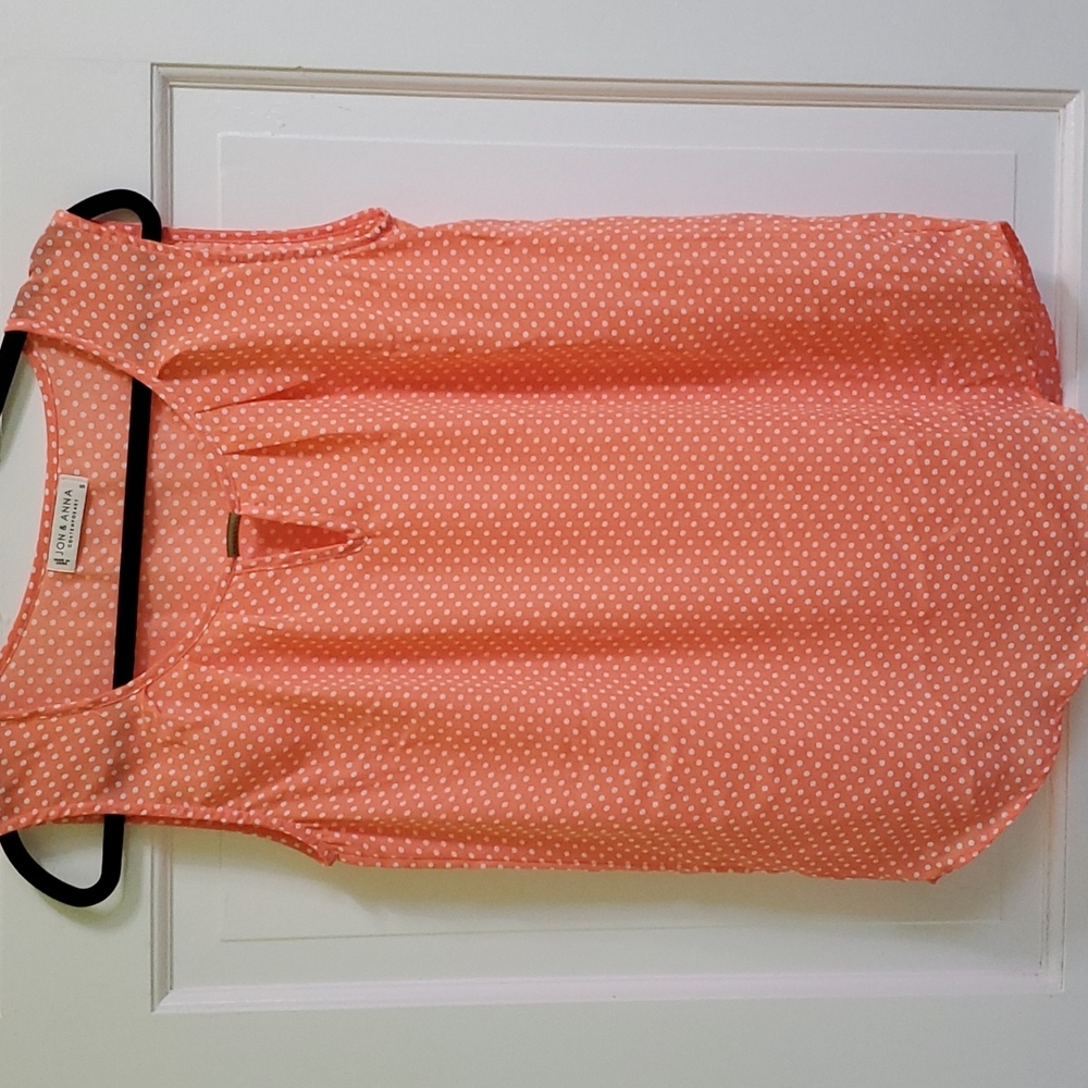 Like new sleeveless blouse